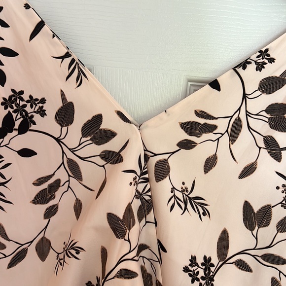 Banana Republic Top - Picture 2 of 4